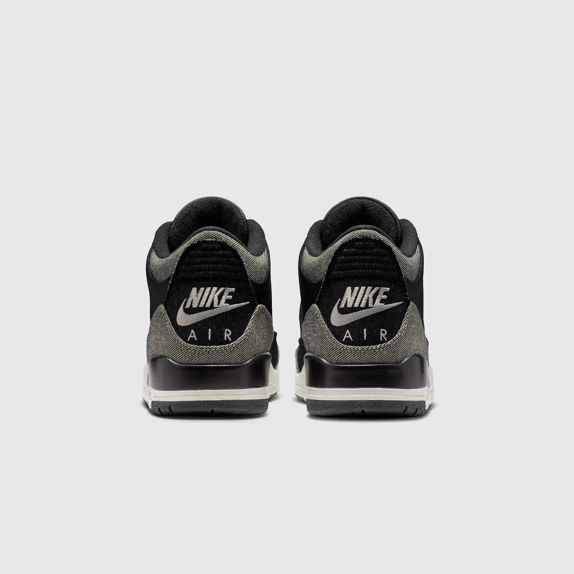 Air Jordan 3 x Levi’s®
Black Denim Sneakers - Image 3