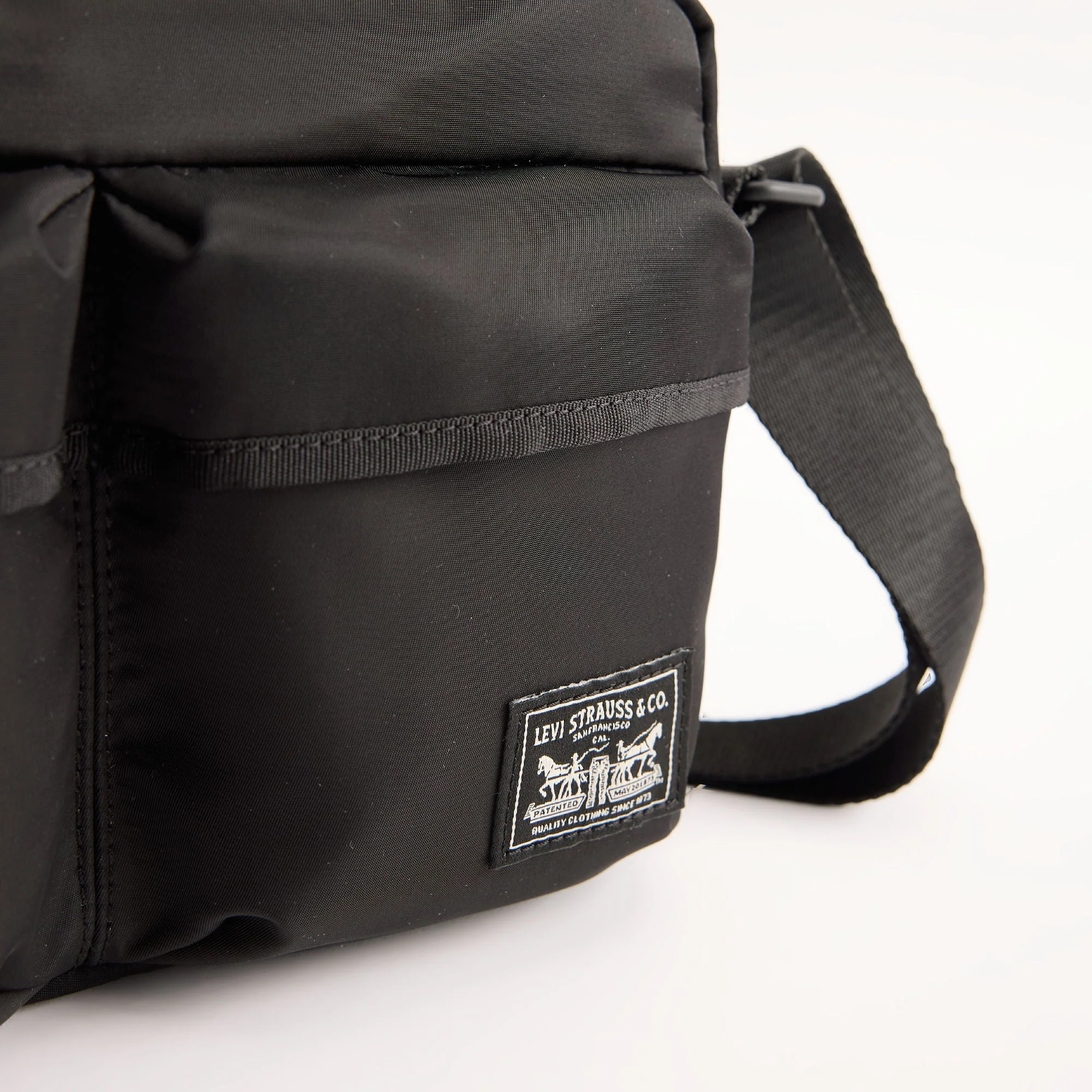 Levi's® Men's Mission Bay Crossbody - Image 4