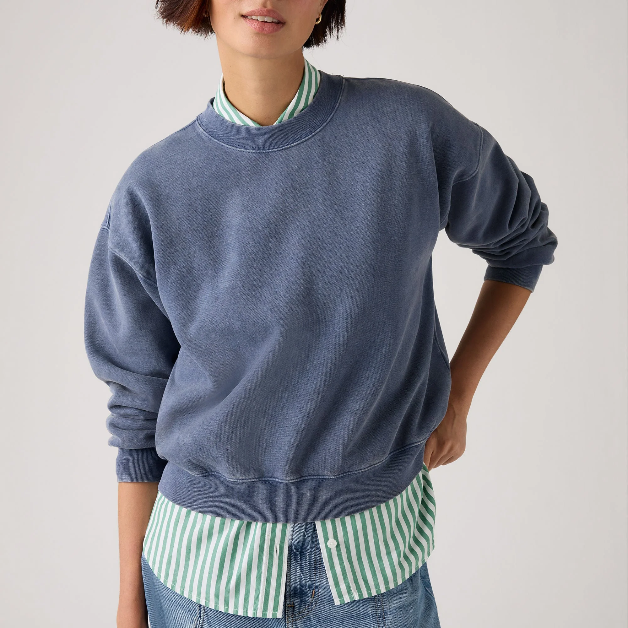 Levi's® Women's Vintage Boxy Sweatshirt - Image 4